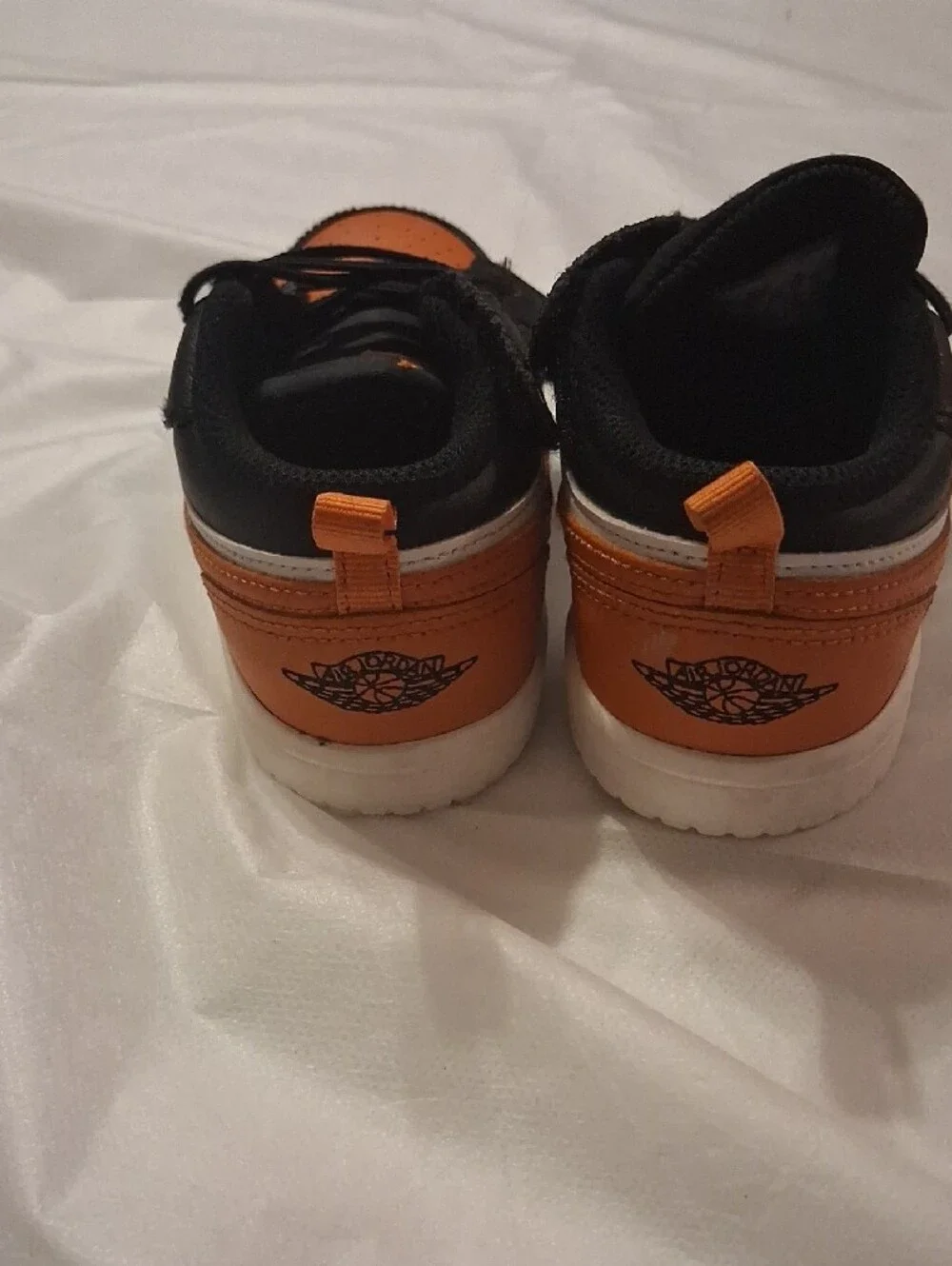 Jordan Kids Black & Orange Low-Top Sneakers